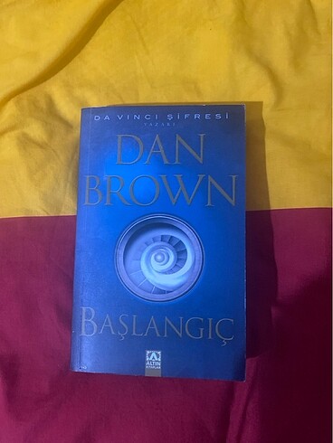 DAN BROWN