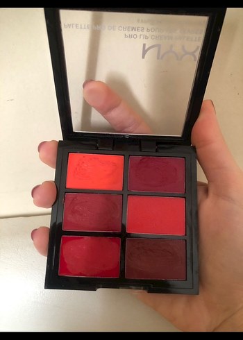 NYX NYX Koyu Kırmızı Dudak Krem Paleti