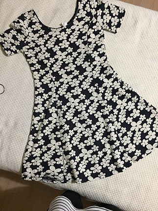 H&M çiçekli kısa elbise