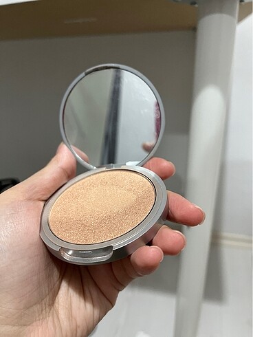 The Balm The balm highlighter