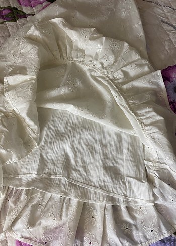 xs Beden beyaz Renk zara midi boy nakışlı elbise
