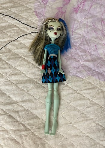 Beden monster high frankie stein bükülebilir bacaklı bebek