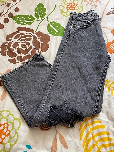 Zara dizleri yırtık bol paça pantolon