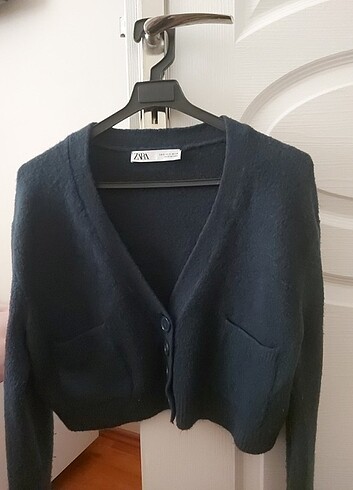 Zara BAYAN HIRKA