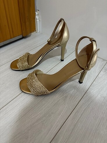 Trendyol & Milla Trendyol gold abiye ayakkabı