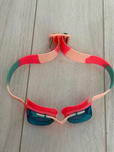 Decathlon Decathlon çocuk yüzücü gözlüğü