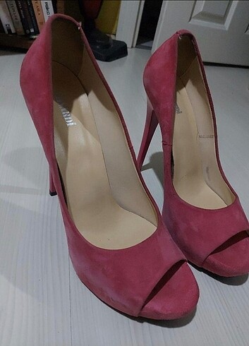 Pembe Süet İnce Topuklu Ayakkabı