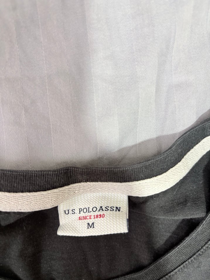 USPA siyah Bisiklet Yaka Tişört — görsel 2/2