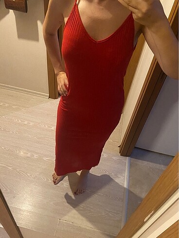 m Beden kırmızı Renk Kırmızı yırtmaçlı elbise