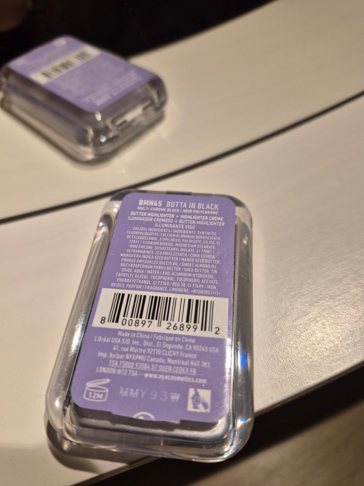 NYX buttermelt highlighter 45 butta in black - Görsel 3