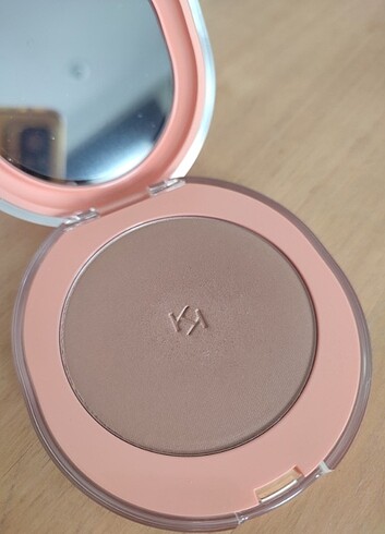 Beden Kiko bronzer