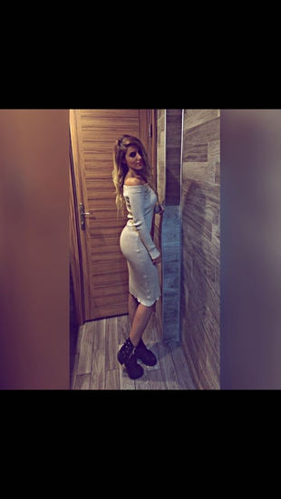 Uzun dar elbıse