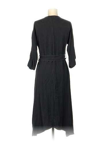 m Beden PreLoved Uzun Elbise %70 İndirimli.