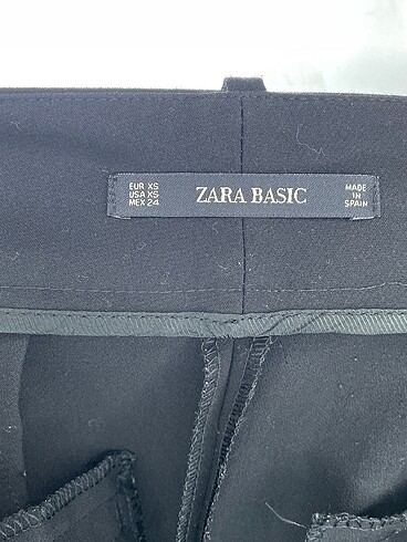xs Beden siyah Renk Zara Kumaş Pantolon %70 İndirimli.