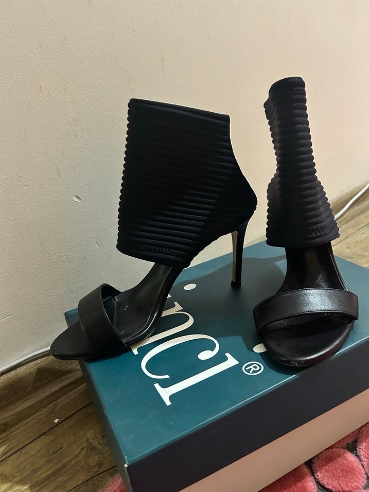 Tokalı Siyah Yüksek Topuklu ayakkabı - Görsel 3