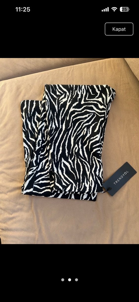 Zebra Desenli Mini Pilili Kadın Kumaş Pantolon - Görsel 2