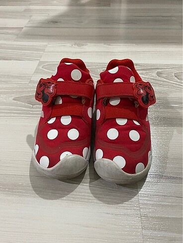 Adidas disney spor ayakkabı