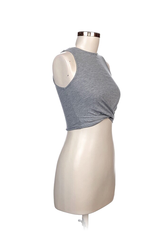 Stradivarius T-shirt %70 İndirimli. - Görsel 2