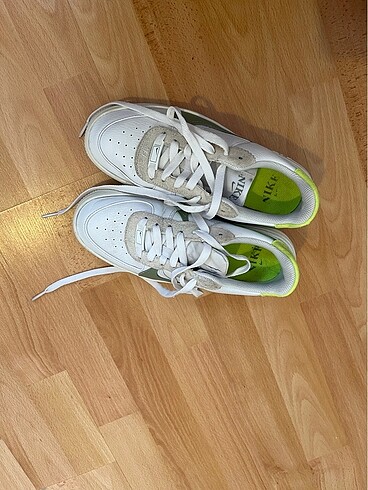 37,5 Beden beyaz Renk Nike air force ayakkabi