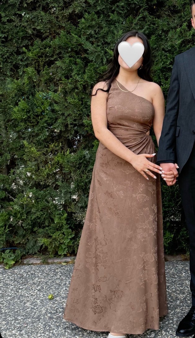 Kahverengi tek kol maxi Drape Detaylı Elbise - Görsel 4