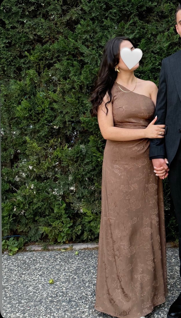 Kahverengi tek kol maxi Drape Detaylı Elbise - Görsel 3