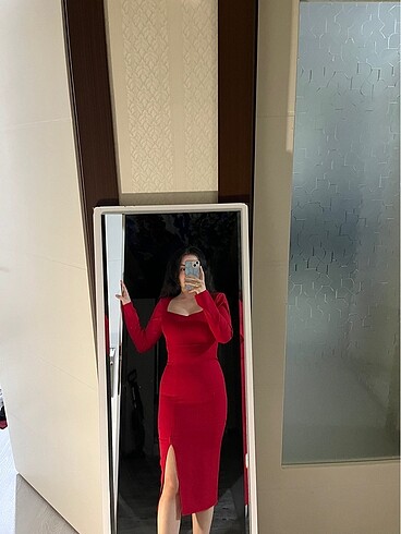 Kırmızı elbise - Görsel 5