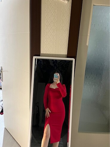 Kırmızı elbise - Görsel 6