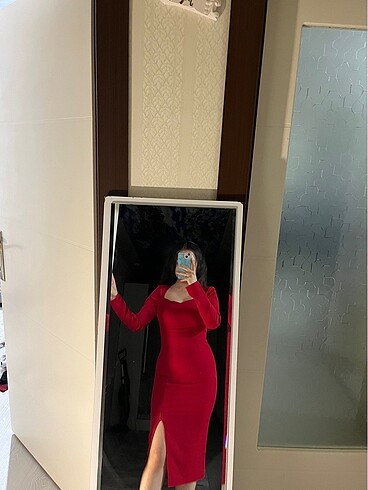 Kırmızı elbise - Görsel 8