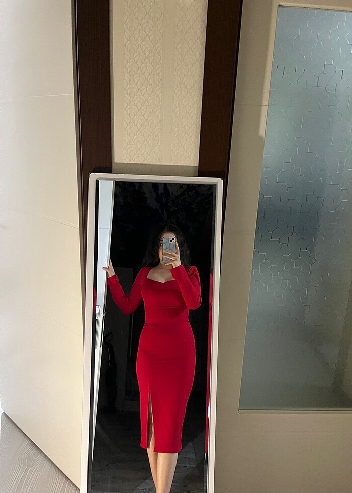 Kırmızı elbise - Görsel 4
