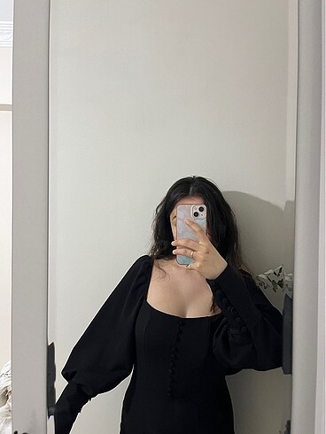 Siyah düğmeli elbise - Görsel 6