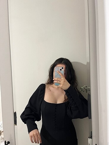 Siyah düğmeli elbise - Görsel 9