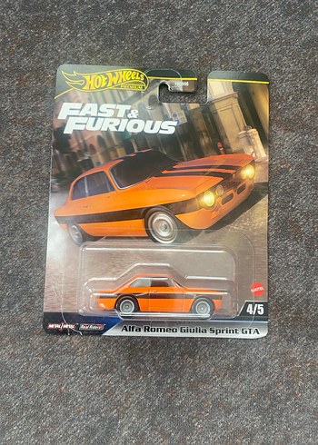 Hot Wheels Premium Alfa Romeo Giulia Sprint GTA Oyuncak Araba