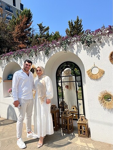 Sade bir sefer giyildi