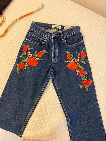 Mango nakışlı jean