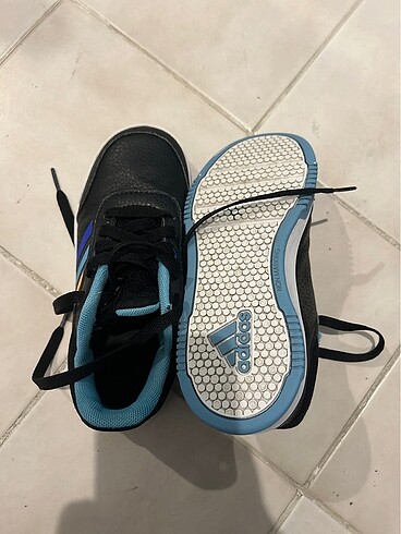 32 Beden Adidas çocuk ayakkabı