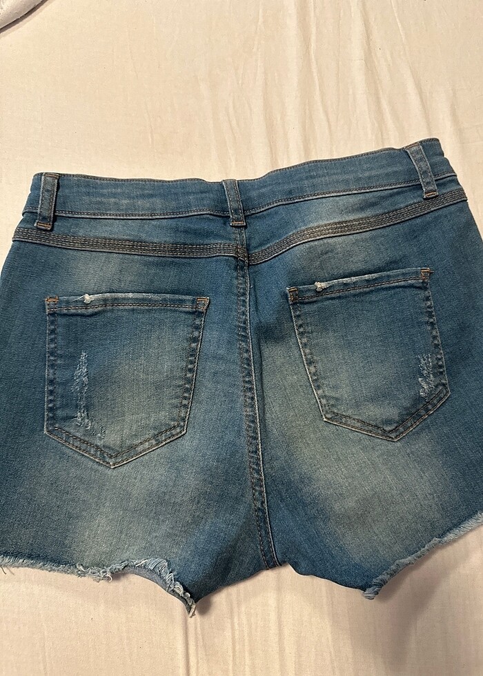 Cicek islemeli kot sort yeni gibi - Görsel 2