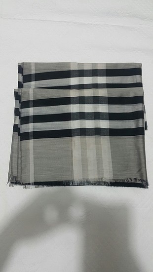 Burberry şal 