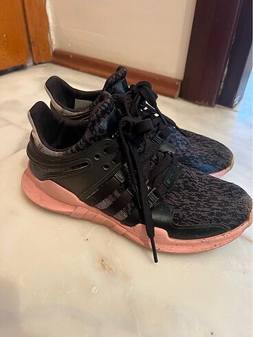 Adidas spor ayakkabi