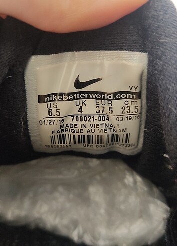 37,5 Beden siyah Renk Nike koşu ayakkabısı