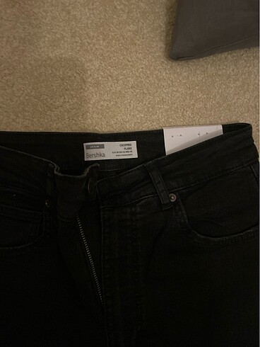 Bershka Kısa bol paça üst kısmı dar pantolon