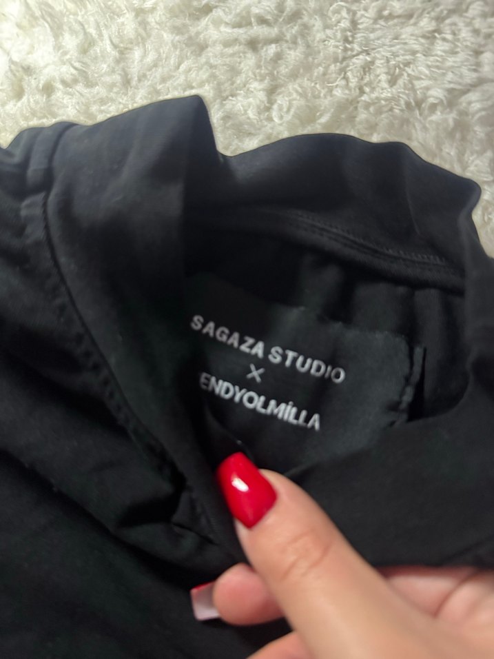 Siyah Mini Hamile Tişörtü, Kısa Kollu, Yüksek Yaka - Görsel 2