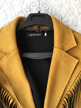 Zara Sarı süet püsküllü ceket