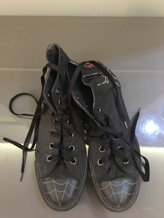 Örümcek Desenli Converse
