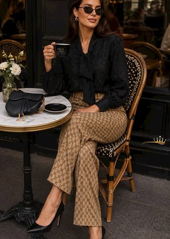 Diğer Gucci Siyah Bluz Ve Camel Bluz Ve Bej Desenli Pantolon Ve Kemer