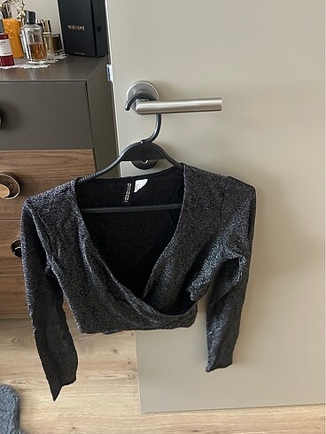 H&M H&M simli crop bluz