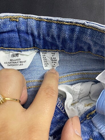 H&M H&M Relaxed Tapered Fit Jeans