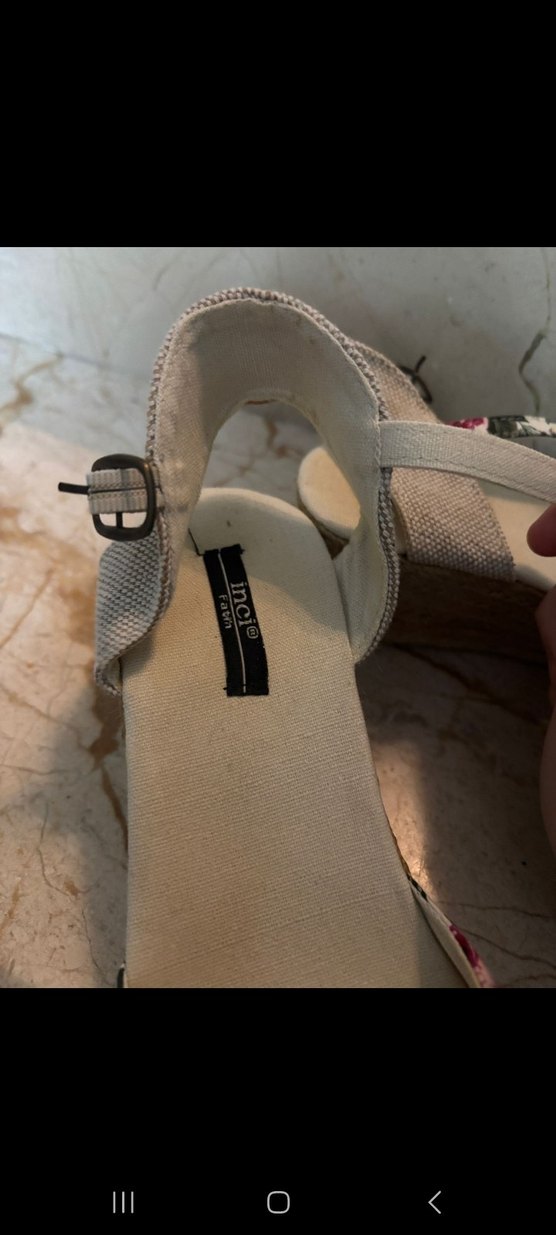 Çiçek Desenli Kadın Dolgu Topuk Sandalet - Görsel 4