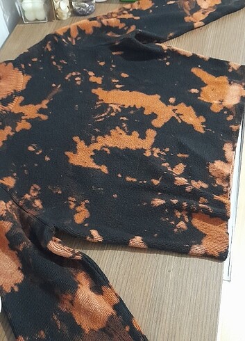 Batik desenli crop kazak 