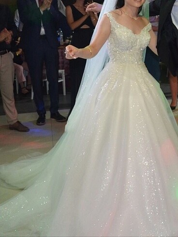 Miss Defne Helen Gelinlik