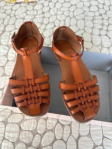 Zara sandalet